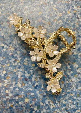 Pince cheveux dorée fleurs myosotis blancs brillants, brand: Boutique indépendante, condition: Very good, €6.50, €7.53 includes Buyer Protection