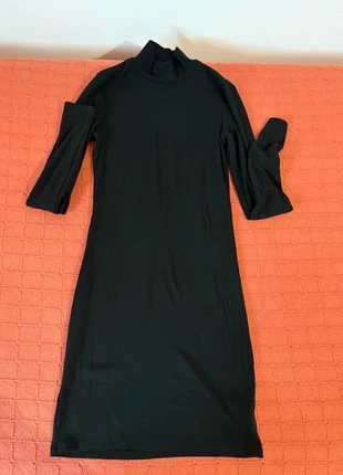 Vestido Negro., merk: Bershka, staat: Nieuw zonder prijskaartje, maat: S / 36 / 8, € 8,00, € 9,10 inclusief Kopersbescherming