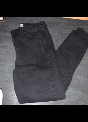 Jean noir Kiabi – Neuf sans étiquette – Taille 36, merk: Kiabi, staat: Nieuw zonder prijskaartje, maat: S / 36 / 8, € 8,00, € 9,10 inclusief Kopersbescherming