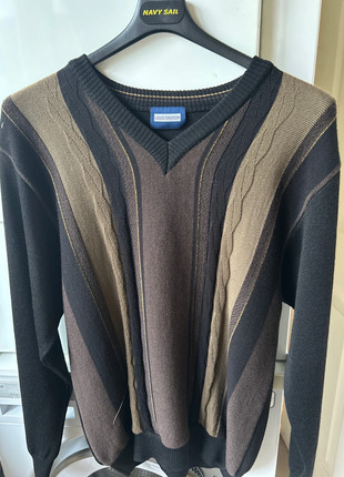 Herentrui met vhals, marca: Louis FASHION, estado: Novo sem etiquetas, tamanho: L, €15.00, €16.45 inclui Proteção do Comprador