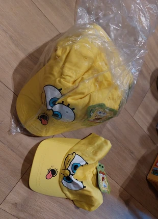 Petje sponge bob, merk: SpongeBob SquarePants, staat: Nieuw zonder prijskaartje, maat: 3-5 jaar, 53 cm, € 2,00, € 2,80 inclusief Kopersbescherming