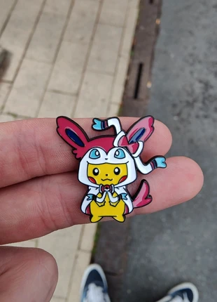 Pin's Pikachu déguisé en nymphali pokemon, marca: Pokémon, estado: Muito bom, €2.99, €3.84 inclui Proteção do Comprador Pro