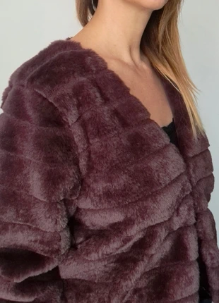 Giacca pelliccia sintetica Gina Tricot – Taglia M (nuova con cartellino), brand: pelliccia ecologica, condizioni: Nuovo con cartellino, taglia: M / IT 42 / EU 38, €14.00, €15.40 include la Protezione acquisti