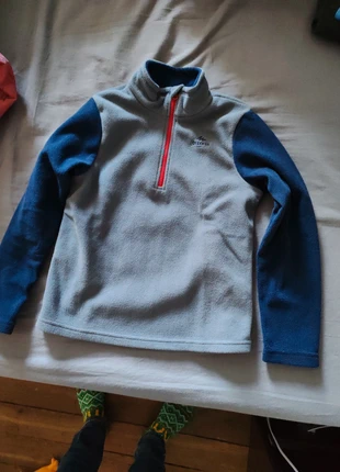 Pull polaire garçon, marque: Queshua, état: Très bon état, taille: 7 ans / 122 cm, 2,00 €, 2,80 € Protection acheteurs incluse