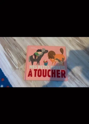 Mes petits poneys à toucher, staat: Goed, € 3,00, € 3,85 inclusief Kopersbescherming