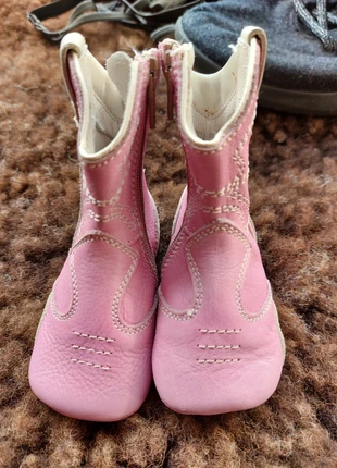 Gave en stoere babylaarsjes, merk Destroy Junior (made in spain), brand: Destroy Junior, condizioni: Nuovo senza cartellino, taglia: 17, €5.00, €5.95 include la Protezione acquisti