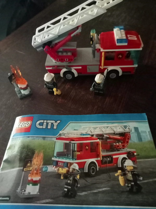 Lego 60107 le camion de pompier avec échelle - Lego