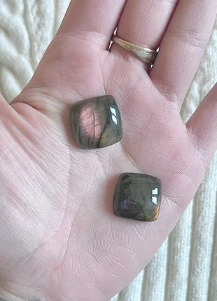 Lot 2 cabochons Labradorites - lithotherapie - bien être - ésotérique - micro macramé, brand: labradorite, condition: Very good, €3.50, €4.38 includes Buyer Protection