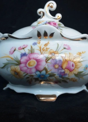 Caixa Porcelana, marca: Vintage Chic, estado: Novo sem etiquetas, €18.00, €19.60 inclui Proteção do Comprador