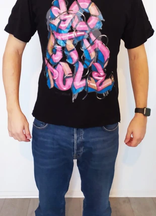 T-shirt graffiti , marque: Southpole, état: Très bon état, taille: M, 4,00 €, 4,90 € Protection acheteurs incluse