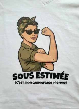 T-shirt blanc floqué "Sous Estimée" - Fait main Taille XL, brand: Fait Main, condition: New with tags, size: XL / 42 / 14, €12.00, €13.30 includes Buyer Protection