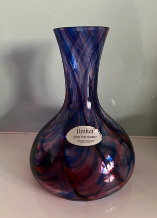 Hele mooie paarse designer vaas, merk: Unikat, staat: Heel goed, € 15,00, € 16,45 inclusief Kopersbescherming