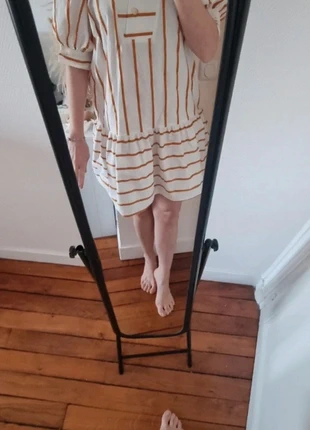 Robe courte rayure blanche orange mango 38, marque: Mango, état: Très bon état, taille: M / 38 / 10, 12,00 €, 13,30 € Protection acheteurs incluse