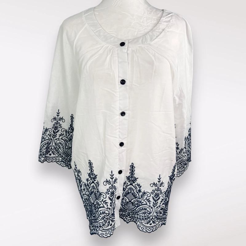 Ana & Rose Embroidered Button Down Blouse NWT Medium *FLAWED* 2