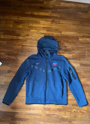 Ne pas acheter !!Nike tech Barcelone collector, brand: Nike, condition: Very good, size: M, €45.00, €47.95 includes Buyer Protection