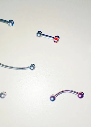 Set di 6 piercing in acciaio chirurgico – con strass colorati, zustand: Neu, 6,00 €, 7,00 € inklusive Vinted-Käuferschutz