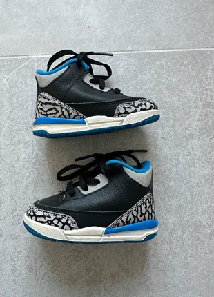 Air Jordan sneakers maat 19.5 (EU) / 4C (US), merk: Jordan, staat: Heel goed, maat: 19, € 28,00, € 30,10 inclusief Kopersbescherming