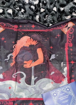 Cloaked in Betrayal Cushion Cover (Illumicrate), merk: illumicrate, staat: Nieuw met prijskaartje, maat: 40 x 40 cm, € 5,00, € 5,95 inclusief Kopersbescherming