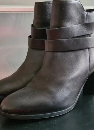 Bottines noires dorées Peperosa, marque: Peperosa, état: Très bon état, taille: 37, 20,00 €, 21,70 € Protection acheteurs incluse