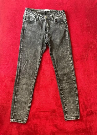 Pitillos gris Chic & Boho, marque: Local, état: Très bon état, taille: M, 3,00 €, 3,85 € Protection acheteurs incluse