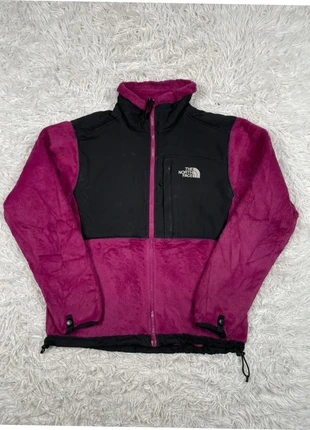 Veste polaire Denali The North Face noire et violette | Taille : S, marke: The North Face, zustand: Sehr gut, größe: S / 36 / 8, 48,90 €, 52,05 € inklusive Vinted-Käuferschutz
