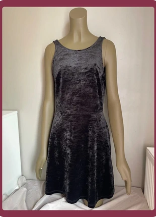 Petite robe noire velour dos en V neuve, brand: H&M, condizioni: Nuovo senza cartellino, taglia: M / IT 42 / EU 38, €9.50, €10.68 include la Protezione acquisti