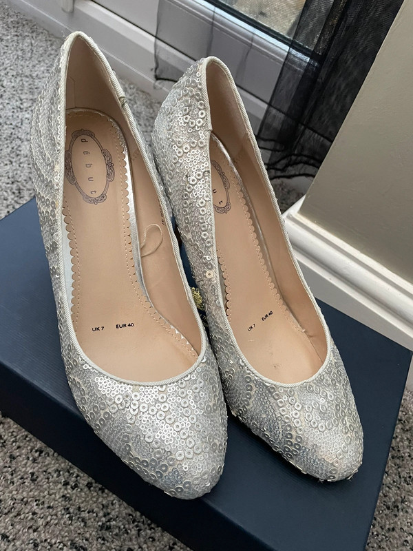 Ladies silver shoes Vinted