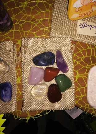 Sacchetto di Pietre naturali" sette colori del chakra", marke: Pietre naturali, zustand: Neu, mit Etikett, 15,00 €, 16,45 € inklusive Vinted-Käuferschutz