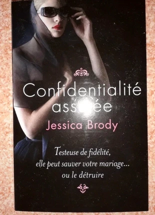 Livre romance Confidentialité assurée , état: Très bon état, 2,50 €, 3,33 € Protection acheteurs incluse