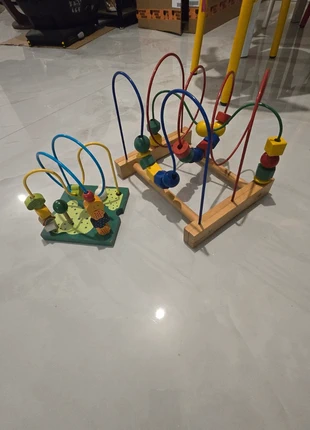 Kralen spiraal, staat: Heel goed, maat: 9-12 maanden / 74 cm, € 5,00, € 5,95 inclusief Kopersbescherming