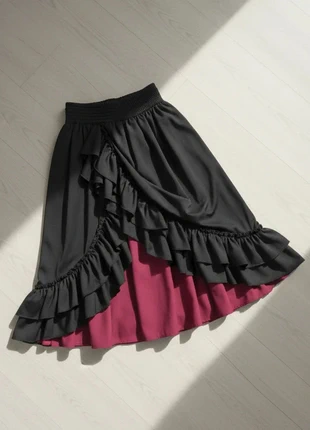 Vintage Jupe Longue Noire et Rouge Volants Asymétriques Taille Froncée, brand: Vintage Dressing, condition: Very good, size: M / 38 / 10, €59.90, €63.60 includes Buyer Protection