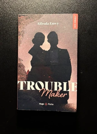 Livre de Poche "Troublemaker" par Alfreda Enwy (Hugo Poche - New Romance), staat: Heel goed, € 4,00, € 4,90 inclusief Kopersbescherming