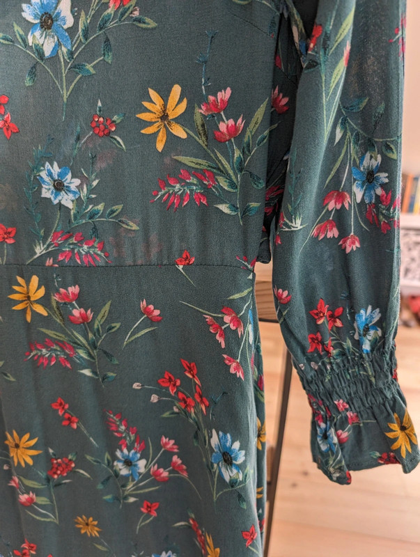 Robe fleur décolleté dos 2