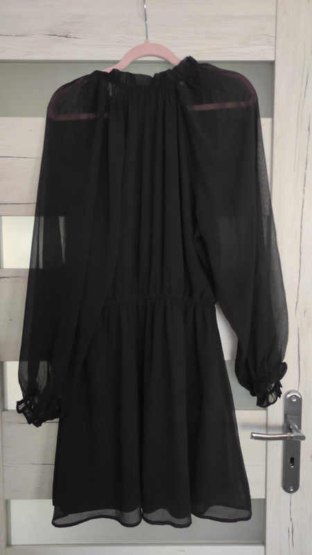 Sukienka mała czarna 3