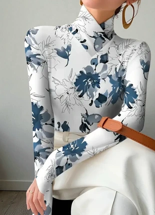 Haut col montant fleuri blanc et bleu marine, brand: Vintage Dressing, condizioni: Ottime, taglia: S / IT 40 / EU 36, €29.90, €32.10 include la Protezione acquisti