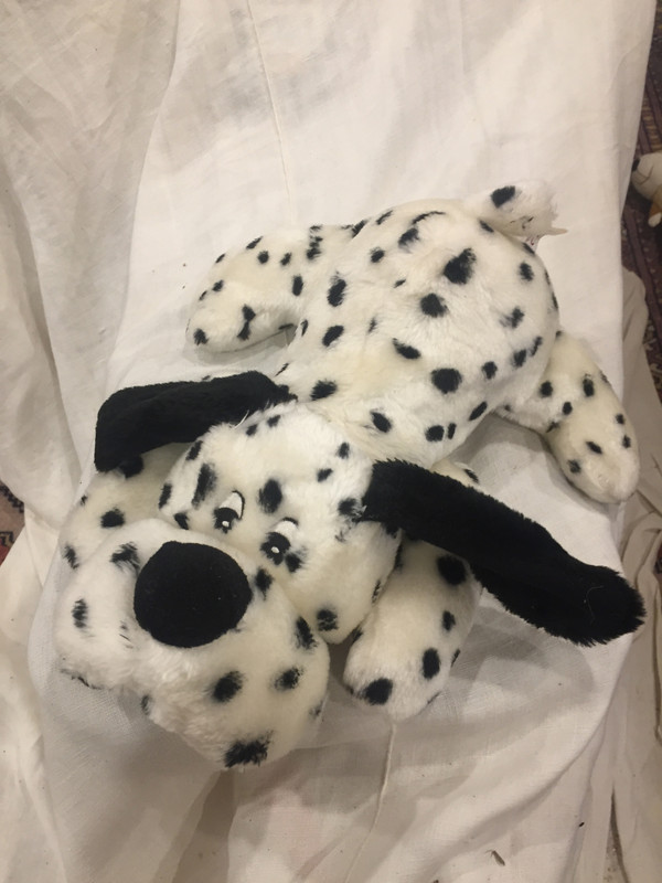 Peluche chien dalmatien couché
