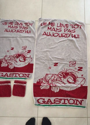 Ensemble linge de toilette, marque: Gaston Lagaffe, état: Très bon état, 12,00 €, 13,30 € Protection acheteurs incluse