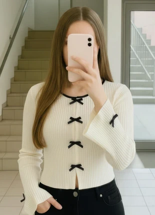 Haut côtelé blanc à nœuds noirs Taille S, marque: bolinea, état: Très bon état, taille: S / 36 / 8, 29,50 €, 31,68 € Protection acheteurs incluse