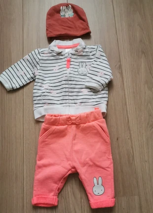 Ensemble pantalon pull et bonnet, brand: Nijntje Miffy, condizioni: Buone, taglia: 1-3 mesi / 56 cm, €5.00, €5.95 include la Protezione acquisti