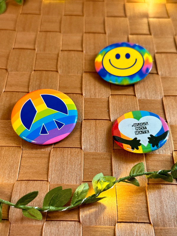 PRIDE button pins 1