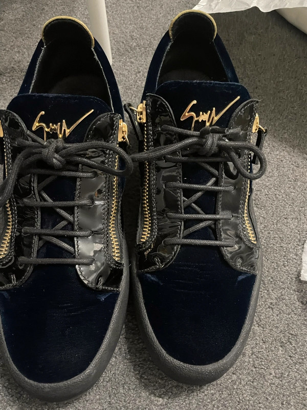 Size 9 mens sales shoes in european