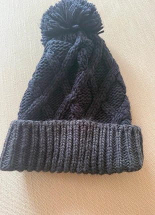 Chunky Knit Beanie with Pom-Pom – Navy and Dark Grey, marca: French Connection, estado: Muy bueno, tamaño: Talla única, 5,50 €, 6,48 € Protección al comprador incluida