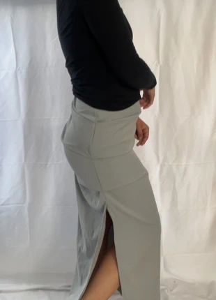 Jupe longue taille basse grise asymétrique taille M, zustand: Sehr gut, größe: M / 38 / 10, 9,00 €, 10,15 € beinhaltet Vinted-Käuferschutz Pro