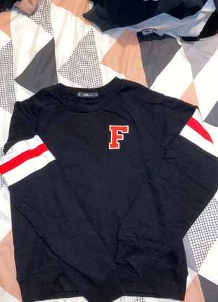 pull noir , marque: FB Sister, état: Très bon état, taille: M / 38 / 10, 5,00 €, 5,95 € Protection acheteurs incluse