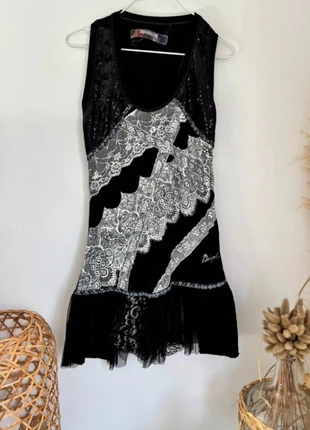 Mini robe noire à paillette Desigual taille 40/L dentelle blanche ibiza y2k, brand: Desigual, condizioni: Ottime, taglia: L / IT 44 / EU 40, €14.99, €16.44 include la Protezione acquisti