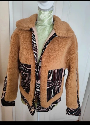 Gorgeous teddy jacket with retro style pattern. New, brand: Shein, condition: New without tags, size: S / 36 / 8, €10.75, €11.99 includes Buyer Protection