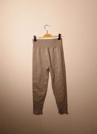 Legging AYBL taille S couleur gris, brand: AYBL, condizioni: Ottime, taglia: S / IT 40 / EU 36, €14.00, €15.40 include la Protezione acquisti Pro