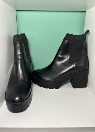 Bottines noires à talons – Stradivarius – Taille 39 - Très bon état, merk: Stradivarius, staat: Heel goed, maat: 39, € 15,00, € 16,45 inclusief Kopersbescherming