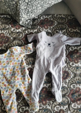 Lots pyjamas bébé bout'chou monoprix 3mois soit 60cm chat et fleuri velours , brand: Bout'chou, condizioni: Ottime, taglia: 1-3 mesi / 56 cm, €8.00, €9.10 include la Protezione acquisti