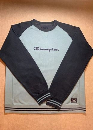 “Vintage Blue Sweatshirt – Champion – Size XL – Embroidered Logo, brand: Champion, condizioni: Discrete, taglia: XL, €4.00, €4.90 include la Protezione acquisti